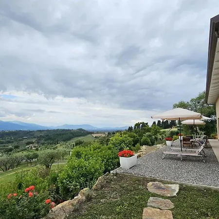 Panoramic In The Lucca Hills Vakantiehuis